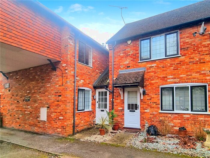 3 Bedroom Maisonette To Rent In Charlotte Way, SL7