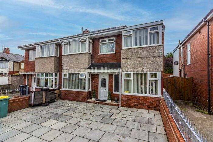 4 Bedroom Semi-Detached House For Sale In Aldwych Drive, Ashton On Ribble, Preston, PR2