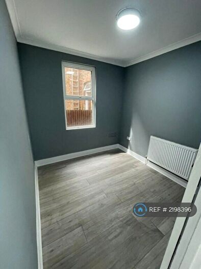 2 Bedroom Flat To Rent In Deacon Road, London, NW2