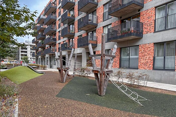 1 Bedroom Flat To Rent In Rookwood Way, London, E3