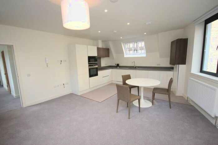 2 Bedroom Flat To Rent In Melville Street Lane, Edinburgh, EH3