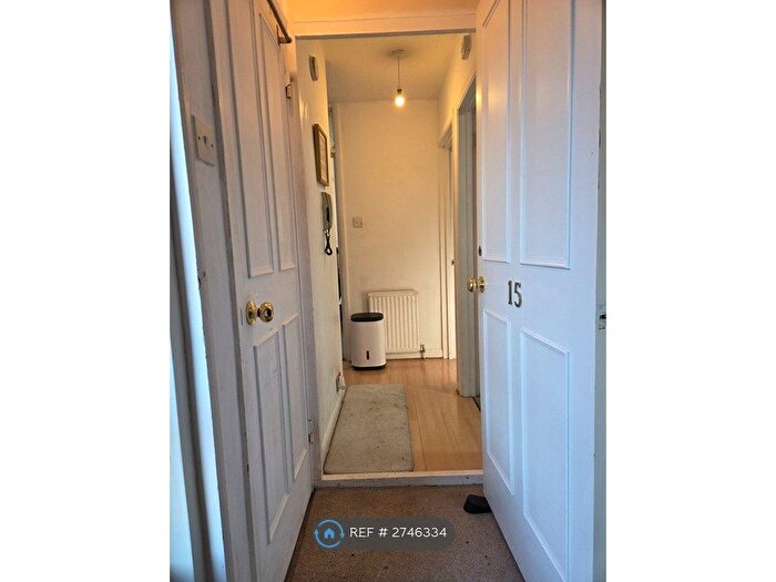 2 Bedroom Flat To Rent In The Farthings, Hemel Hempstead, HP1