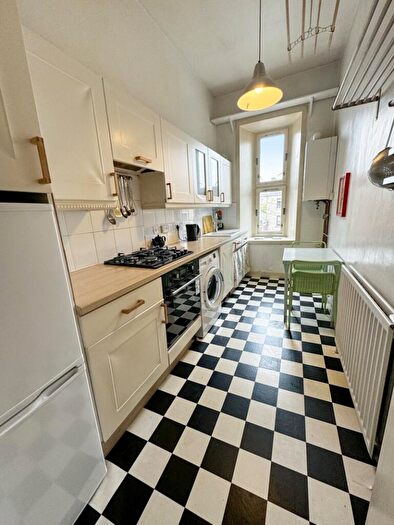 2 Bedroom Flat For Sale In Gardner Street, Partick, G11