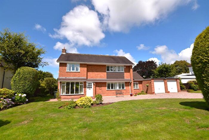 3 Bedroom Detached House For Sale In Earle Drive, Parkgate, Neston, CH64