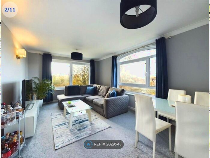 2 Bedroom Flat To Rent In Westbury Court, Worthing, BN11