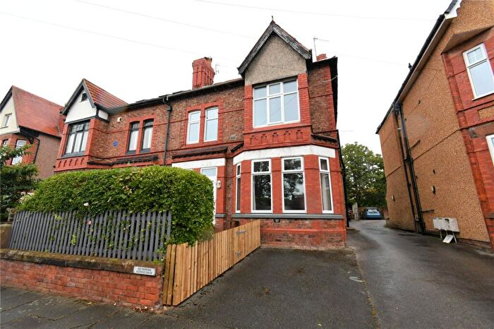 2 Bedroom Flat To Rent In Westbourne Grove, West Kirby, Wirral, CH48