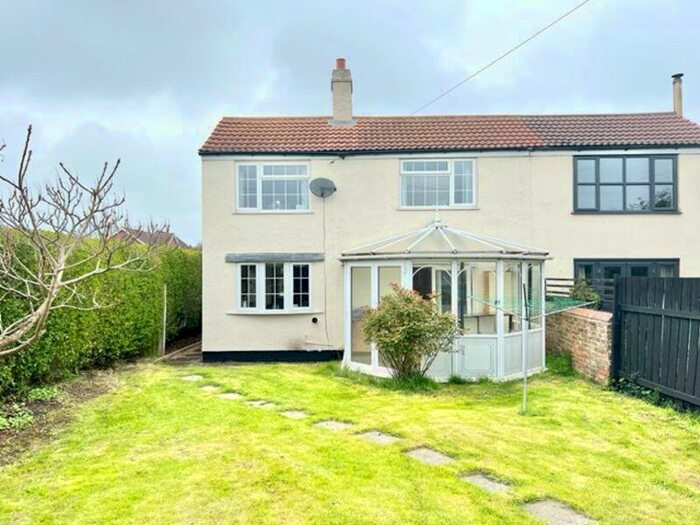 4 Bedroom Semi-Detached House For Sale In Fleetway, North Cotes, DN36