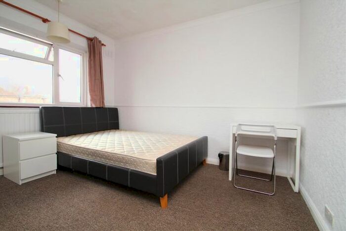 Property To Rent In Colne Avenue, West Drayton, UB7