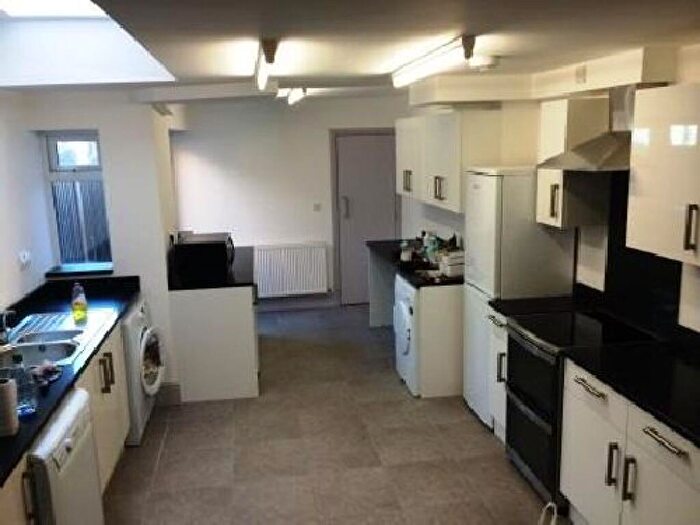 6 Bedroom House To Rent In Arley Road, Selly Oak, Birmingham, West Midlands, B29