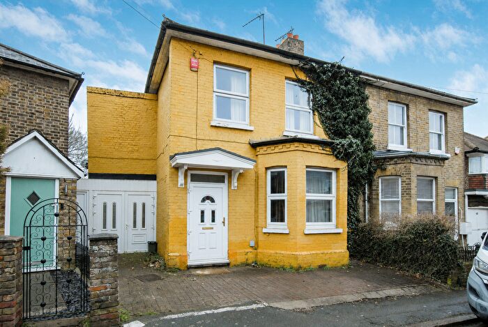 4 Bedroom Semi Detached House For Sale In Montague Road, Uxbridge, UB8