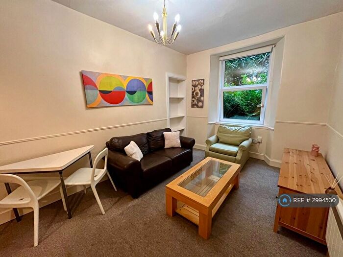 1 Bedroom Flat To Rent In Wardlaw Place, Edinburgh, EH11