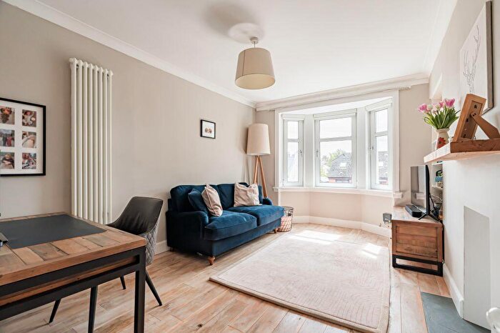 3 Bedroom Flat For Sale In Corstorphine Road, Edinburgh, EH12