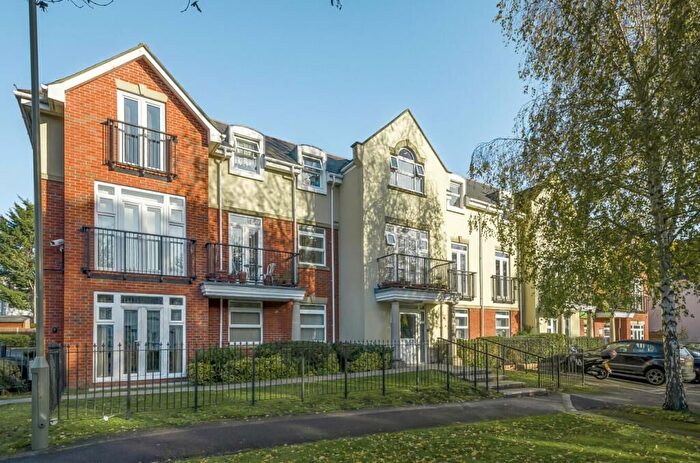 2 Bedroom Flat For Sale In Mayfair Court, Stonegrove, Edgware, HA8