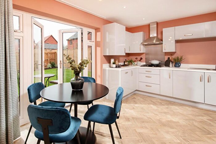 3 Bedroom Semi-Detached House For Sale In Stirling Road, Midway, Swadlincote, DE11