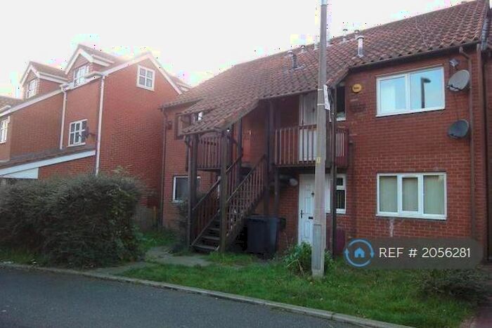 1 Bedroom Maisonette To Rent In Summerseat Close, Salford, M5