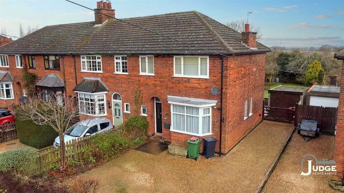 3 Bedroom Town House For Sale In Bradgate Road, Anstey, Leicester, LE7