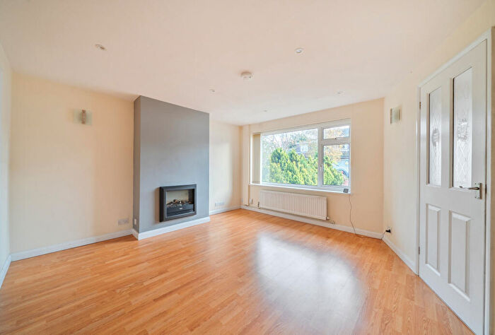 3 Bedroom Semi Detached House For Sale In Deanfield Road, Oxford, Oxfordshire, OX2