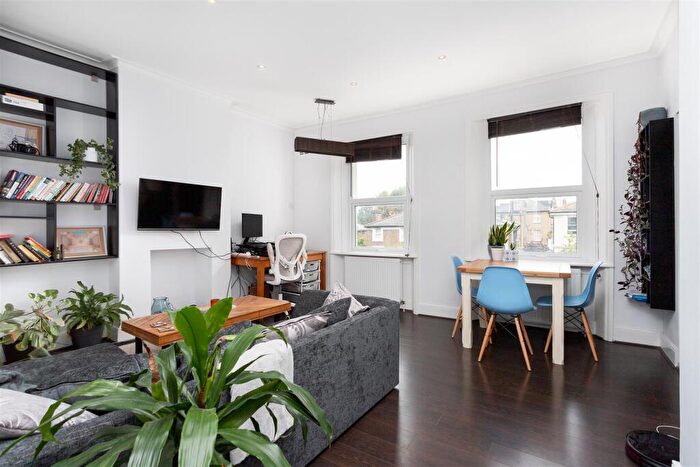 2 Bedroom Flat To Rent In Priory Terrace, South Hampstead, NW6