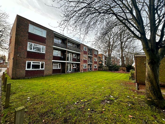 1 Bedroom Flat To Rent In Alexandra Road, Epsom, KT17