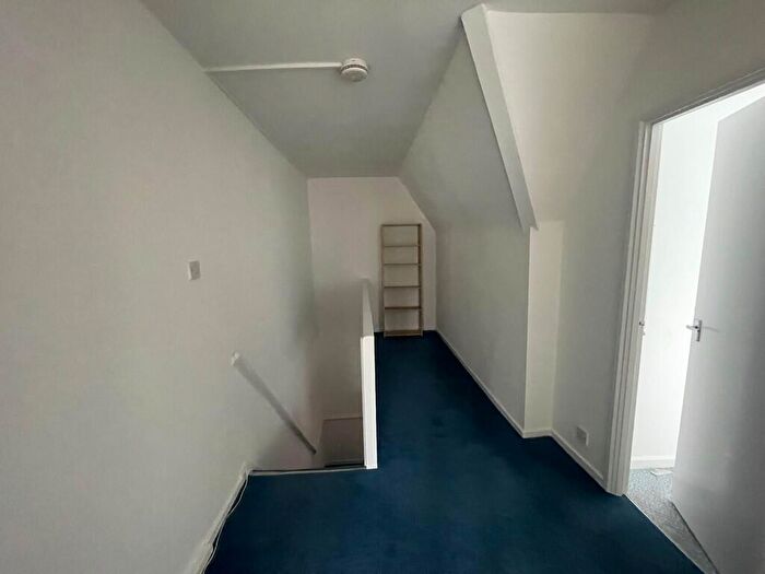 2 Bedroom Apartment To Rent In Mcmillan Street, London, SE8