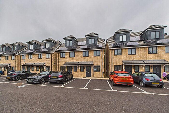 3 Bedroom Semi-Detached House To Rent In Sabine Close Off High Street Green, Hemel Hempstead, HP2