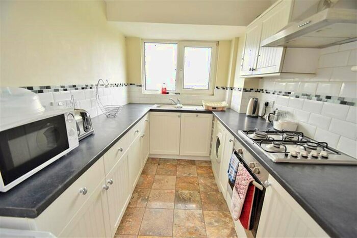 3 Bedroom Maisonette To Rent In Winnall, SO23