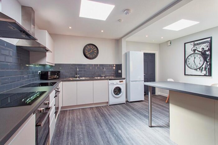 1 Bedroom End Of Terrace House To Rent In High Street North, Dunstable, LU6