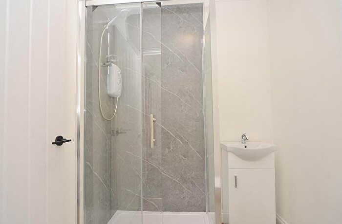 1 Bedroom Flat To Rent In Wilton Street, Plymouth - One-bedroom Flat, PL1