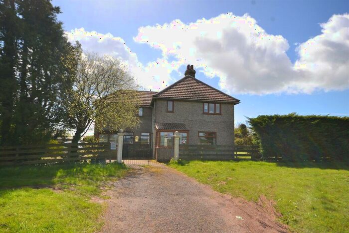 3 Bedroom Detached House For Sale In Bridport Road, Dorchester, DT2