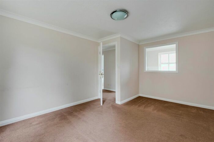 1 Bedroom Flat To Rent In Alfred Close, Chiswick, London W4