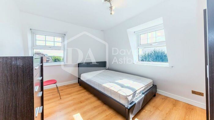 3 Bedroom Apartment To Rent In Criterion Mews, Archway Holloway, London, N19