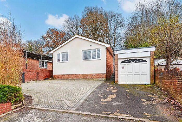 3 Bedroom Detached Bungalow For Sale In Rose Hill, Lovedean, PO8