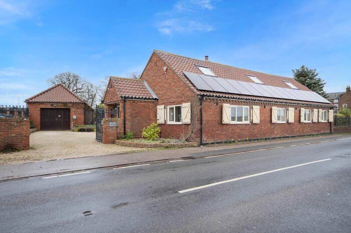 4 Bedroom Detached House For Sale In Mansfield Road, Morton, Retford, DN22
