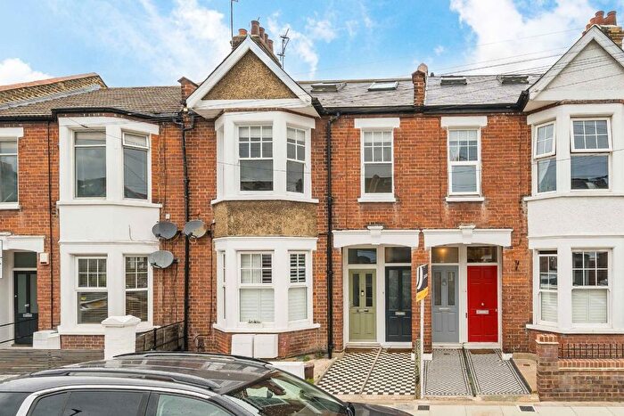 3 Bedroom Maisonette For Sale In Waldron Road, Earlsfield, SW18