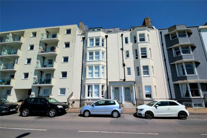 1 Bedroom Apartment To Rent In South Terrace, Littlehampton, West Sussex, BN17