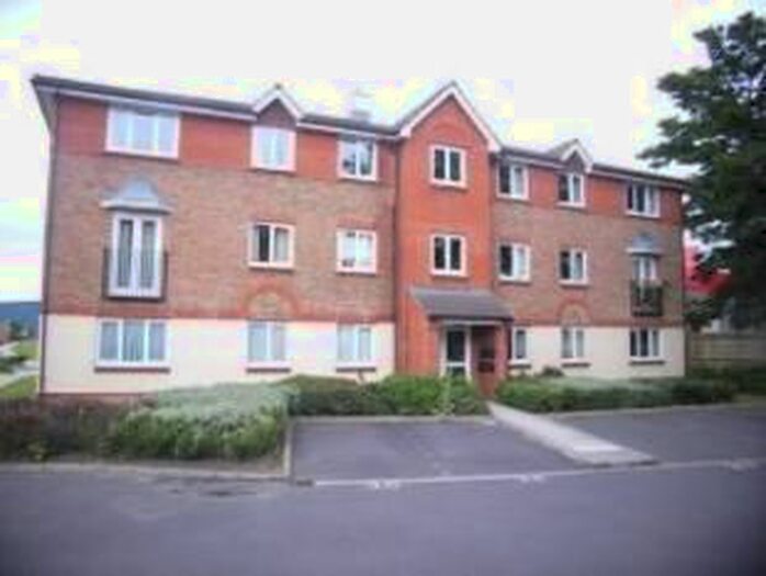 2 Bedroom Flat To Rent In Lindisfarne Gardens, Maidstone, ME16