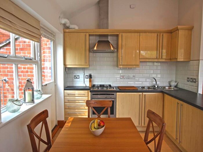 1 Bedroom Flat To Rent In The Lodge, Lucknow Road, Nottingham, Nottinghamshire, NG3