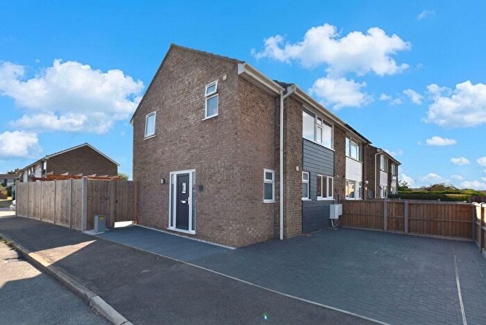 3 Bedroom End Of Terrace House For Sale In Shakespeare Road, St Ives, PE27