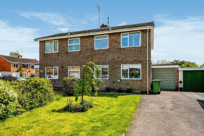 3 Bedroom Semi-Detached House For Sale In Garrard Close, Salford Priors, Evesham, Warwickshire, WR11