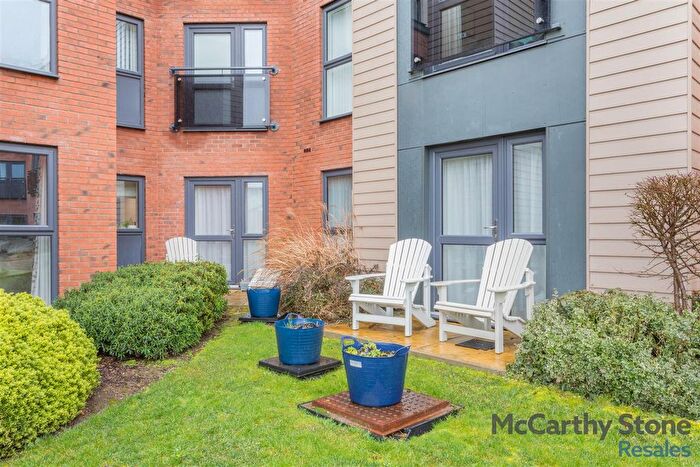 2 Bedroom Flat For Sale In Elizabeth Place, Trimbush Way, Market Harborough, LE16