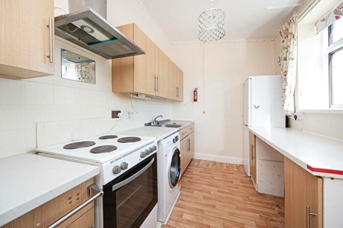 2 Bedroom Flat For Sale In Church Road, Leyton, London, E10