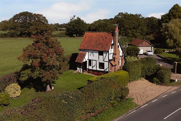 3 Bedroom Detached House To Rent In Cross Oak Lane, Redhill, RH1