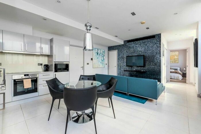 2 Bedroom Flat To Rent In Leonard Street, Liverpool Street, EC2A