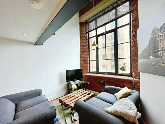 1 Bedroom Flat To Rent In Crispin Lofts, New York Road, Leeds, West Yorkshire, LS2