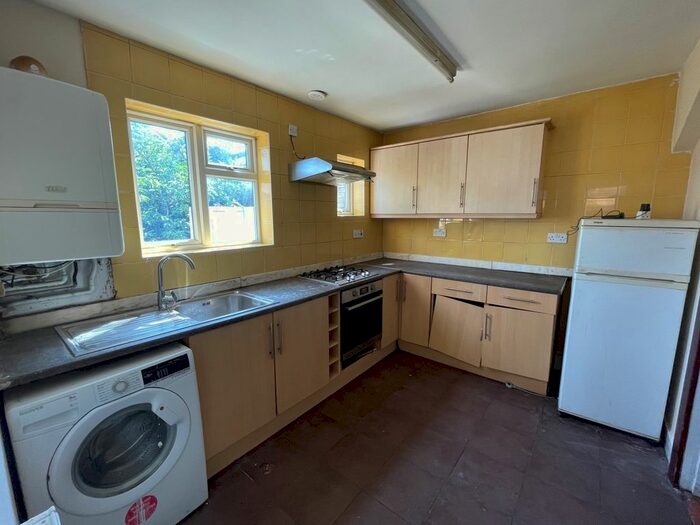 3 Bedroom Semi-Detached House To Rent In Corporation Avenue, Hounslow, TW4