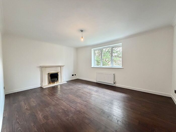 2 Bedroom Flat To Rent In Surrey Road, Poole, BH12