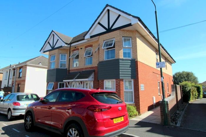 1 Bedroom Flat To Rent In Calvin Road, Winton, Bournemouth, BH9