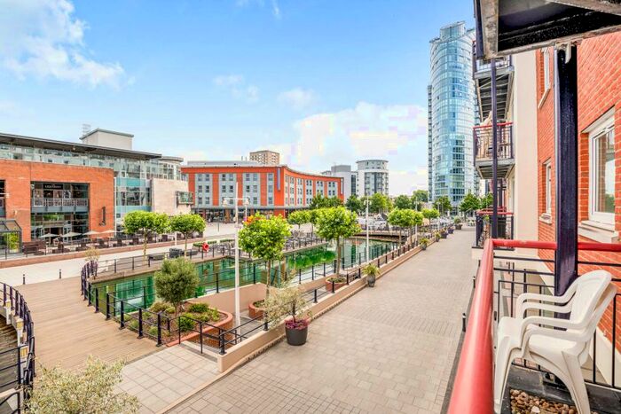 2 Bedroom Flat To Rent In Brecon House, The Canalside, Portsmouth, Hampshire, PO1