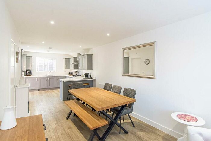 3 Bedroom Detached House For Sale In Dale Close, Lutterworth, LE17