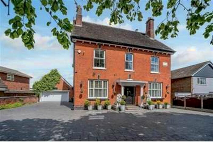 5 Bedroom House To Rent In Alexandra Cottage, Wolverhampton, WV11